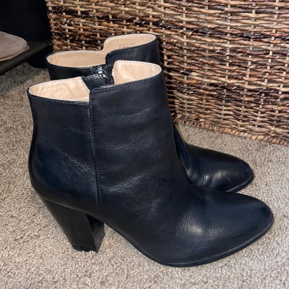 Adrienne Vittadini bootie